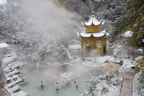 黄山四绝之温泉Chapter four is the Mount Huangshan hot springs