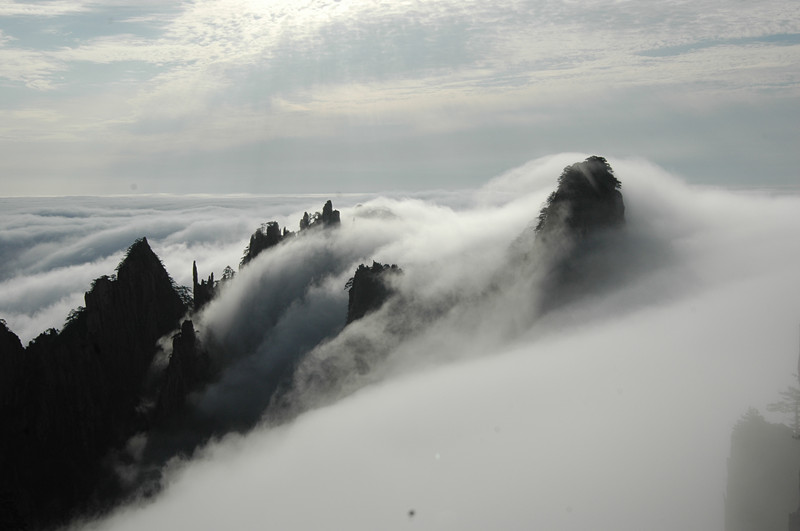 黄山旅游摄影—猴子观海处也是观看和拍摄黄山云海的极佳位置.jpg